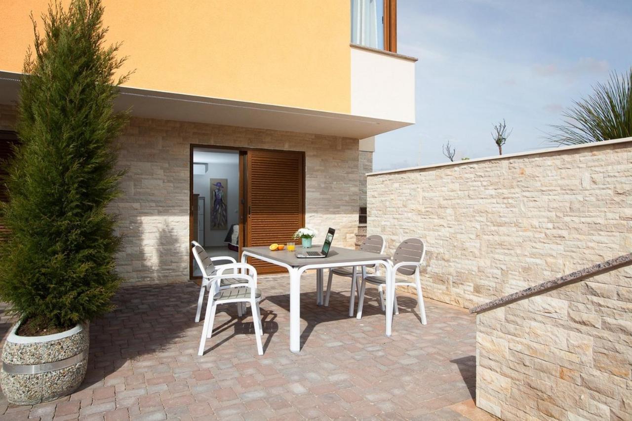 Villa Malibu One Vir Exterior foto